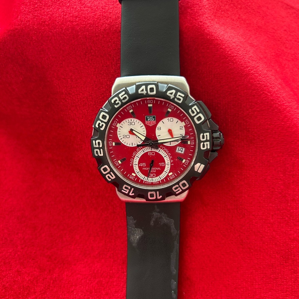 TAG Heuer Formula 1 CAH1112 Red Quartz Men's Watch 42mm Watch
